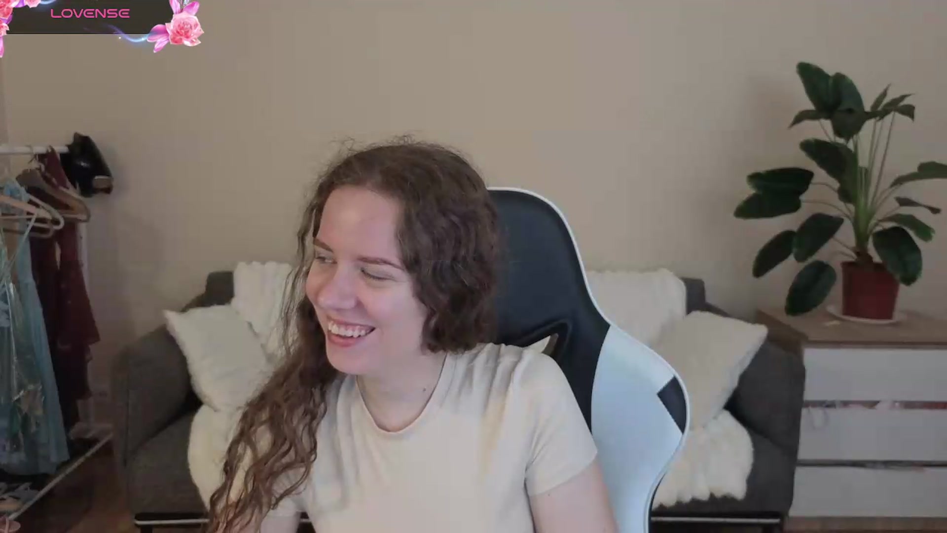 Gallery image thumbnail from BlueFlowerr's myfreecams stream on, 08/09/2026, 16:19 image 8 of 20