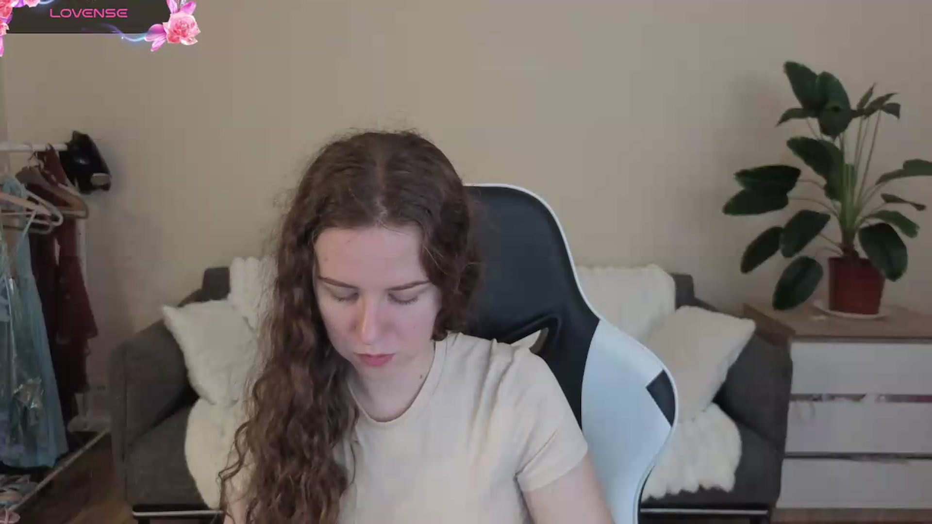 Gallery image thumbnail from BlueFlowerr's myfreecams stream on, 08/09/2026, 16:19 image 3 of 20