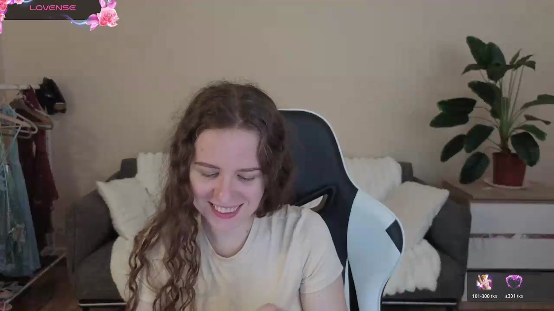 Gallery image thumbnail from BlueFlowerr's myfreecams stream on, 08/09/2026, 16:19 image 12 of 20