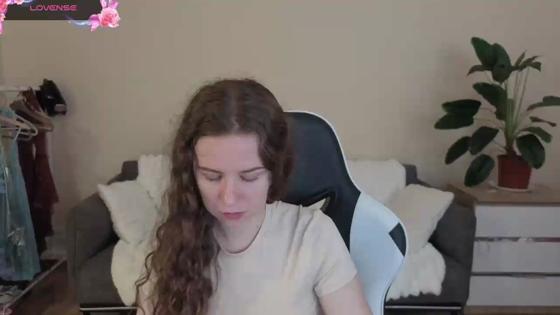Gallery image thumbnail from BlueFlowerr's myfreecams stream on, 08/09/2026, 16:19 image 1 of 20