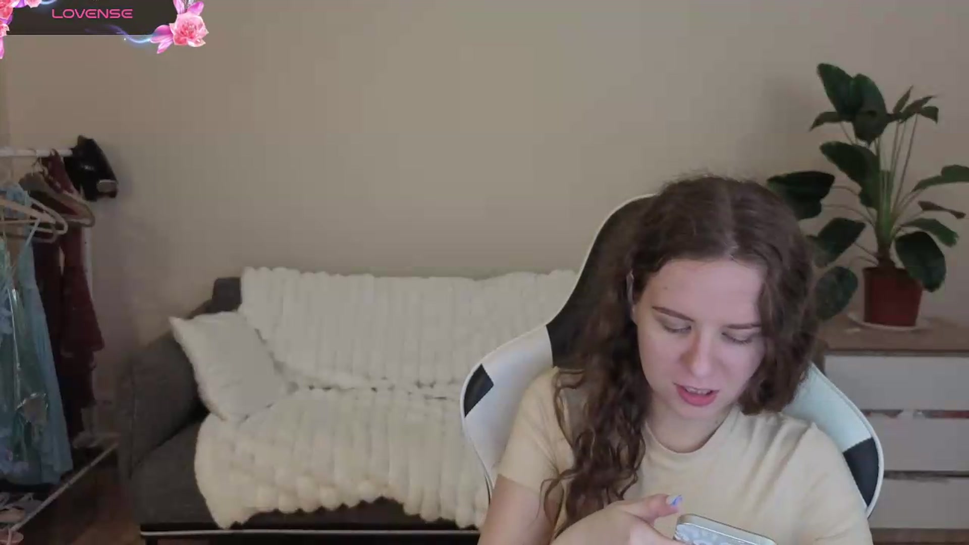 Gallery image thumbnail from BlueFlowerr's myfreecams stream on, 08/09/2026, 16:19 image 18 of 20
