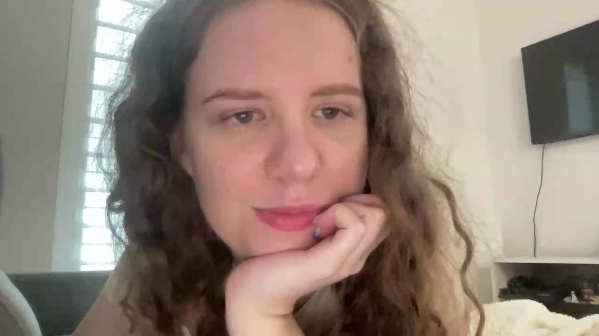 Gallery image thumbnail from BlueFlowerr's myfreecams stream on, 08/09/2026, 17:47 image 5 of 20