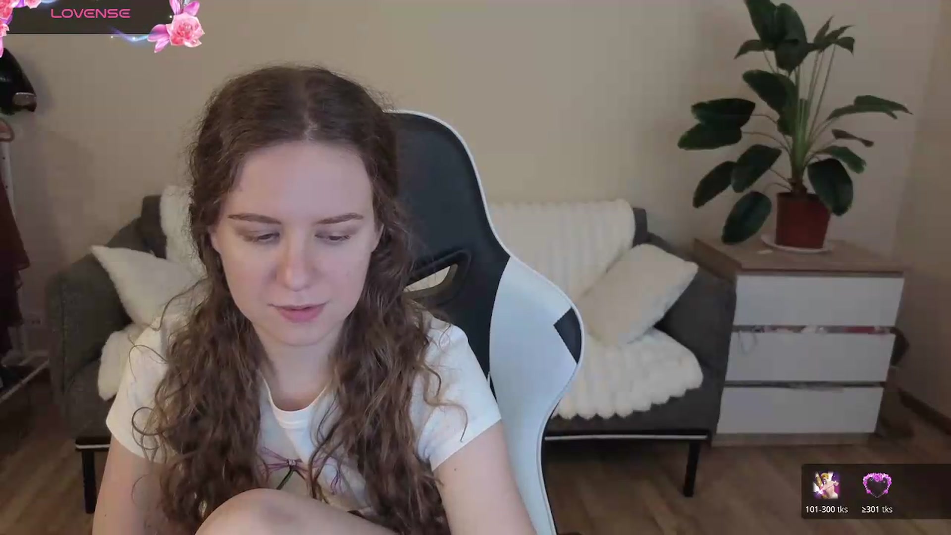 Gallery image thumbnail from BlueFlowerr's myfreecams stream on, 08/10/2026, 20:53 image 13 of 20