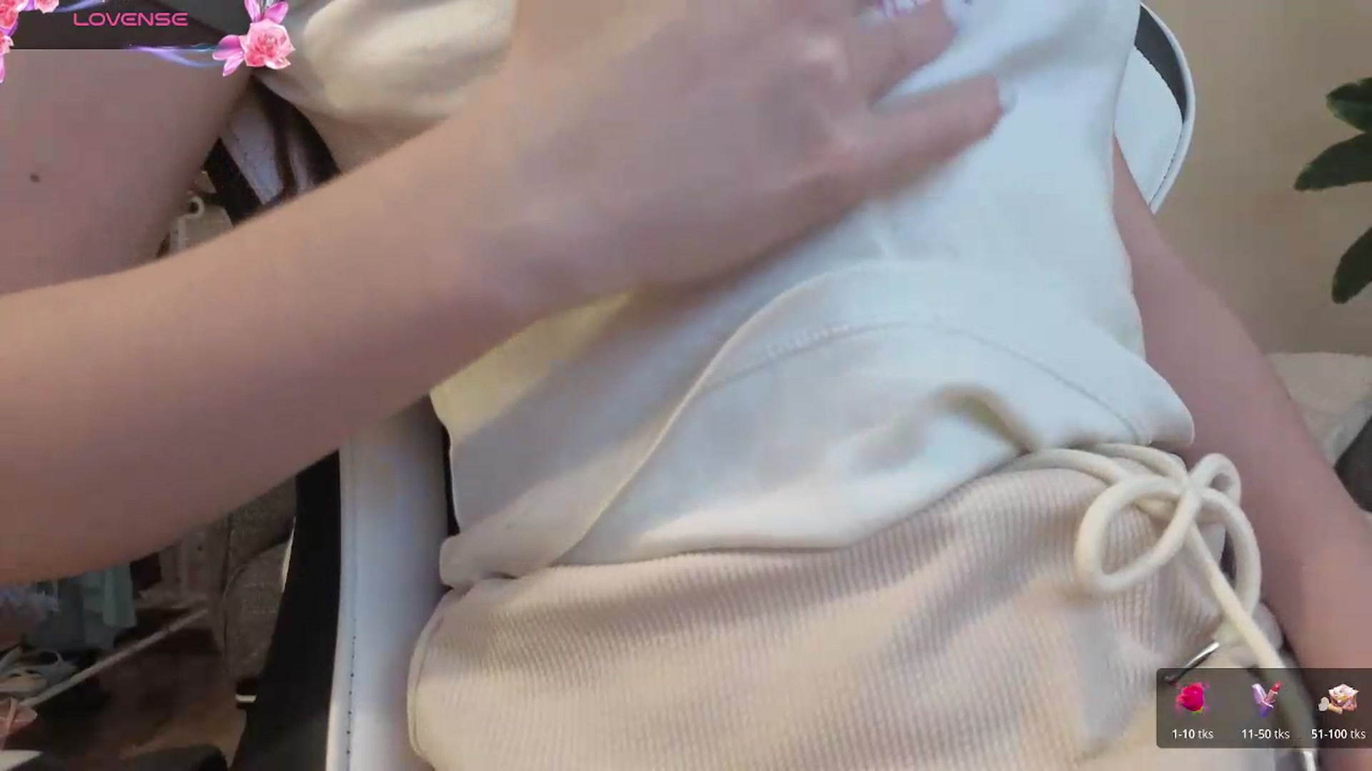 Gallery image thumbnail from BlueFlowerr's myfreecams stream on, 08/10/2026, 20:53 image 10 of 20