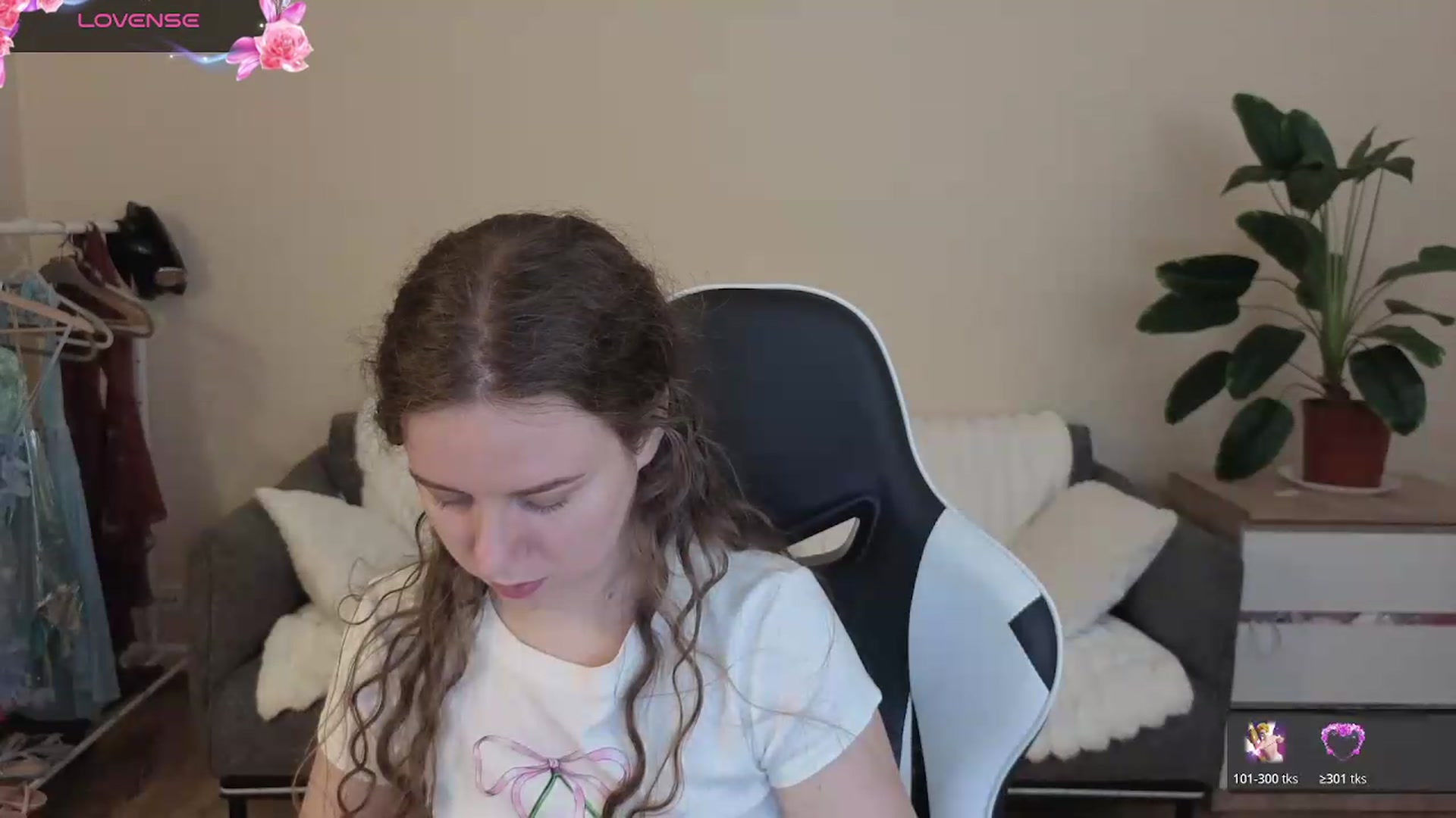 Gallery image thumbnail from BlueFlowerr's myfreecams stream on, 08/10/2026, 20:53 image 5 of 20