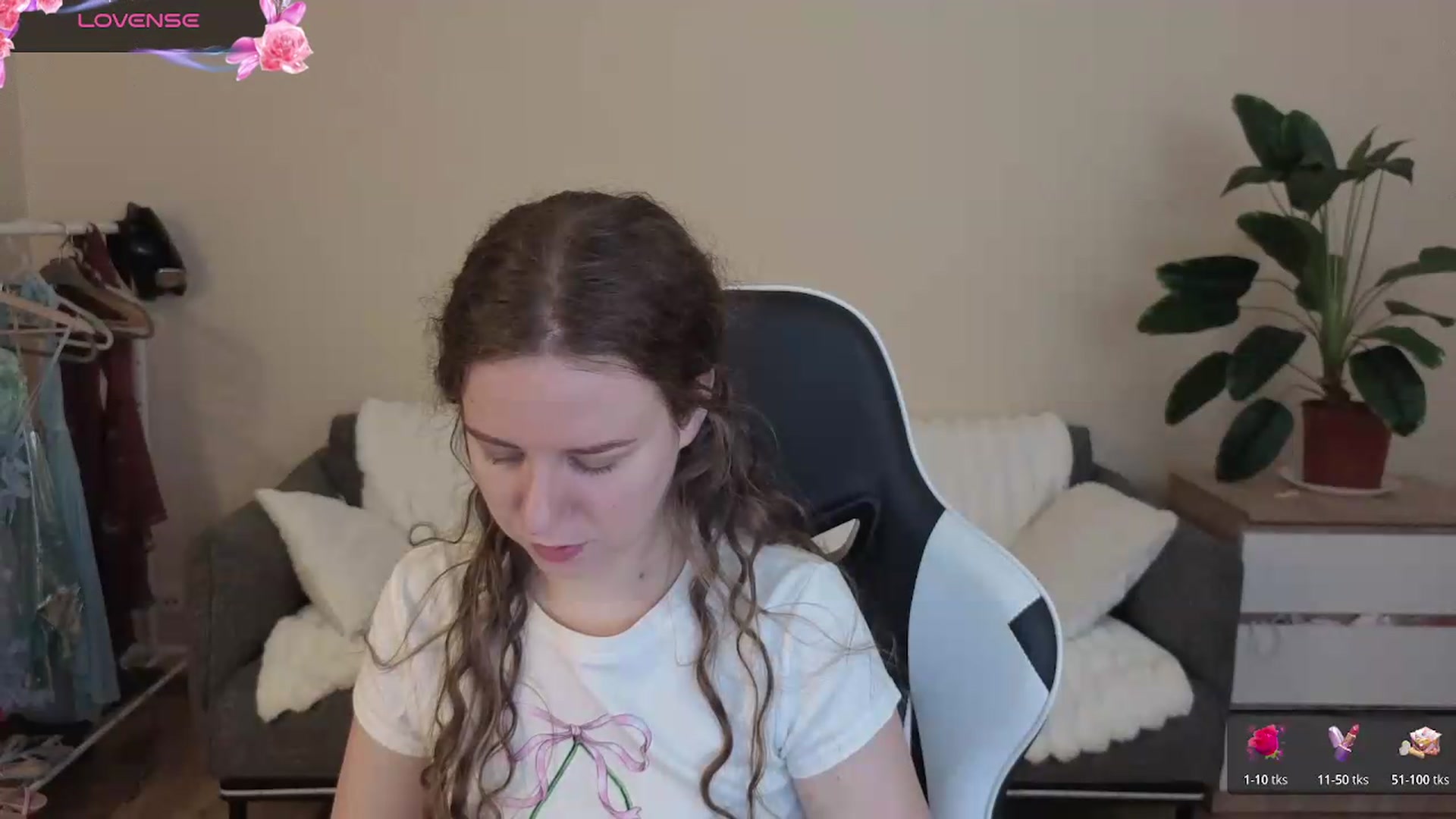 Gallery image thumbnail from BlueFlowerr's myfreecams stream on, 08/10/2026, 20:53 image 2 of 20