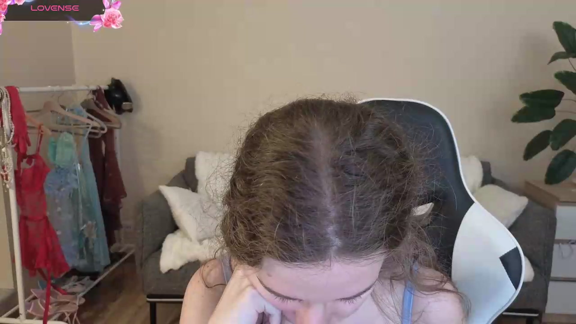 Gallery image thumbnail from BlueFlowerr's myfreecams stream on, 08/10/2026, 20:53 image 17 of 20