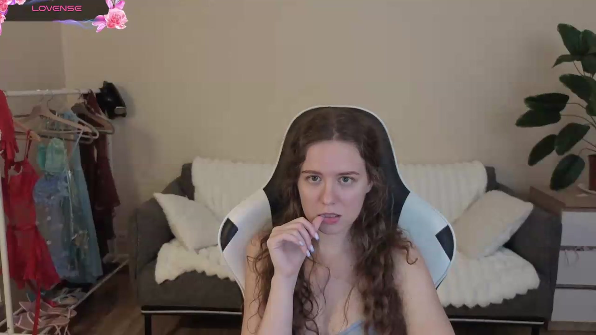 Gallery image thumbnail from BlueFlowerr's myfreecams stream on, 08/10/2026, 22:15 image 20 of 20
