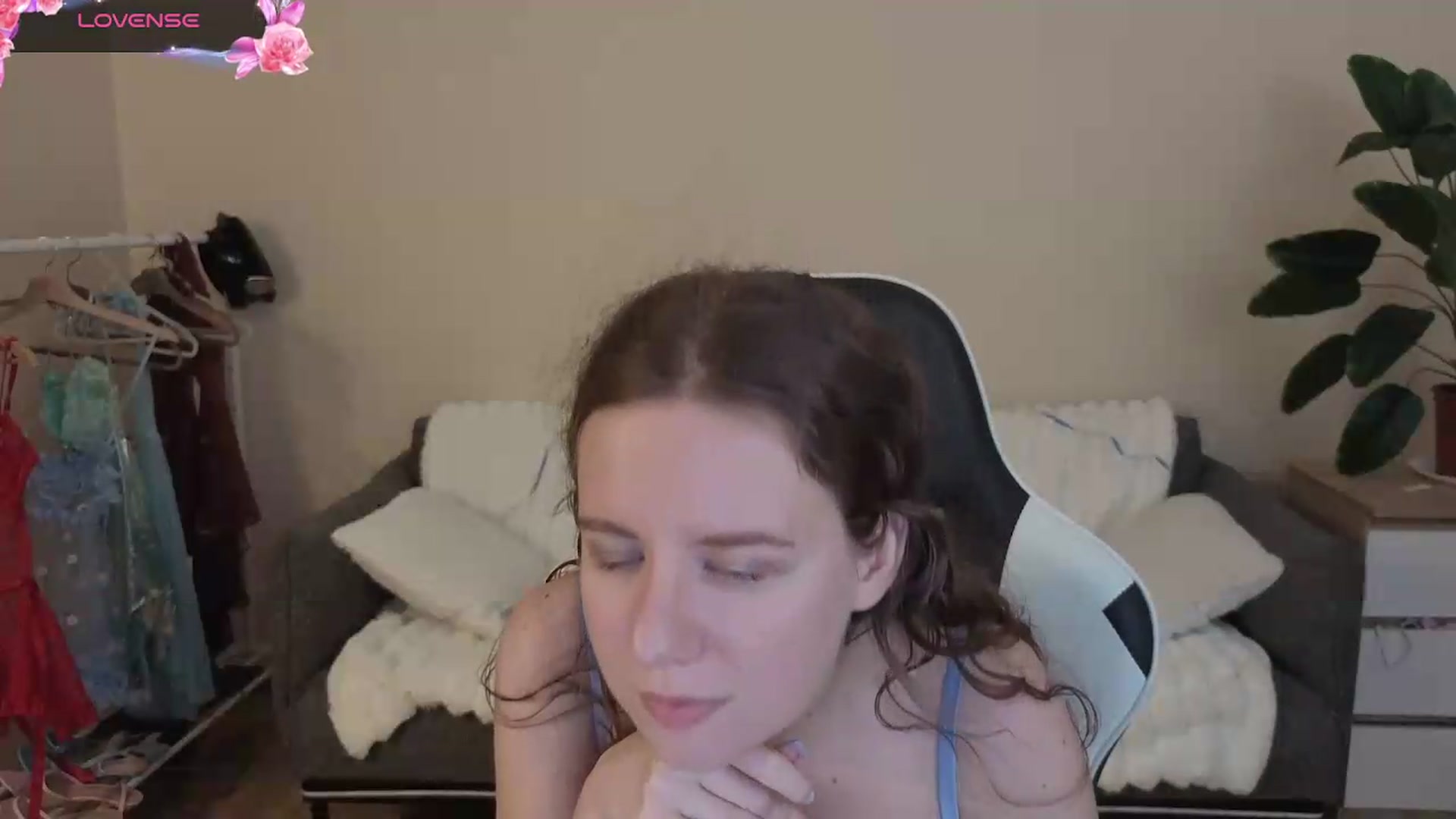 Gallery image thumbnail from BlueFlowerr's myfreecams stream on, 08/11/2026, 24:47 image 13 of 20