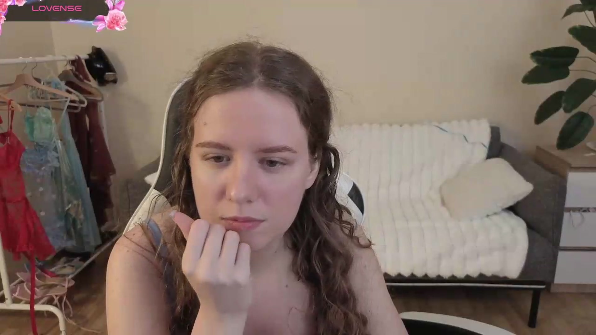 Gallery image thumbnail from BlueFlowerr's myfreecams stream on, 08/11/2026, 24:47 image 5 of 20