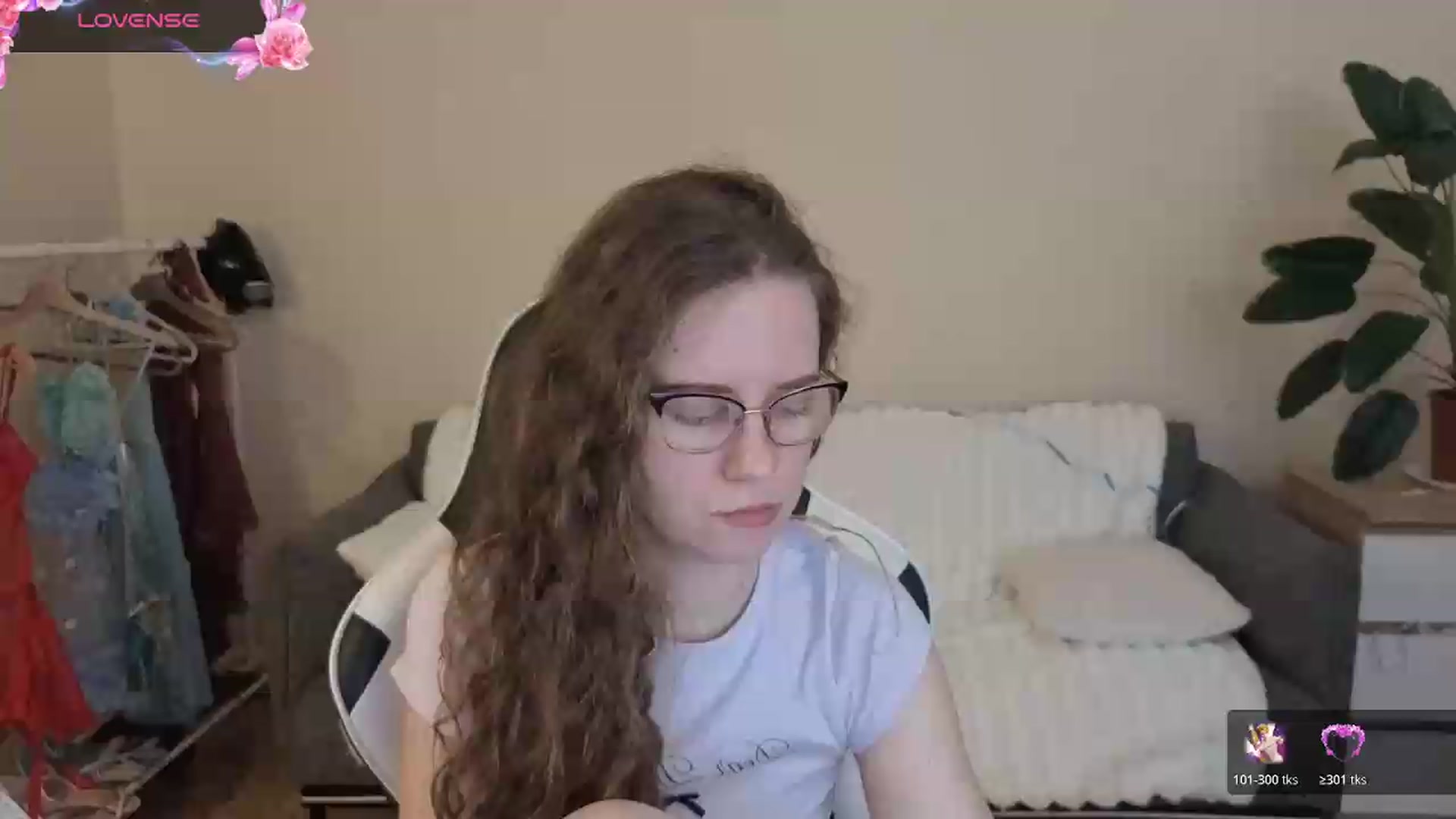 Gallery image thumbnail from BlueFlowerr's myfreecams stream on, 08/11/2026, 18:21 image 1 of 20