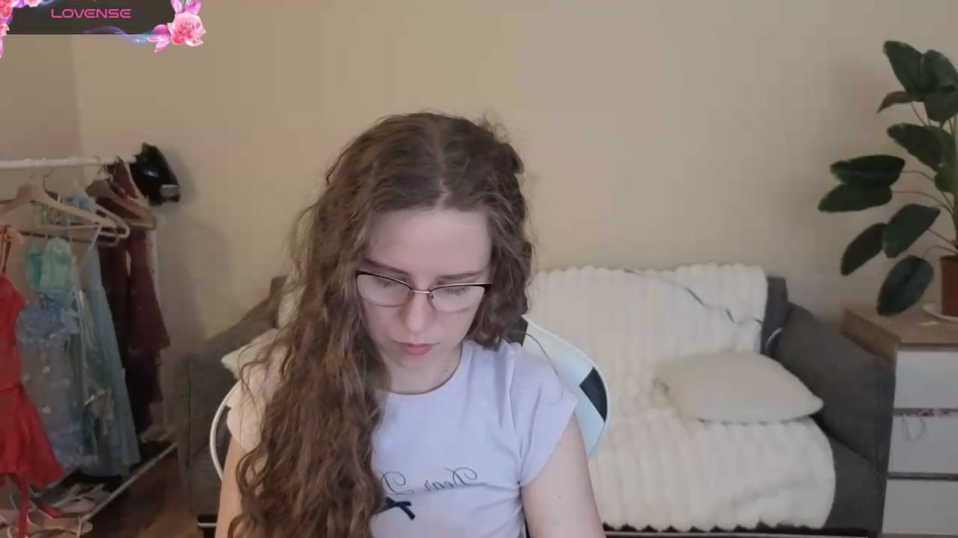 Gallery image thumbnail from BlueFlowerr's myfreecams stream on, 08/11/2026, 18:21 image 13 of 20