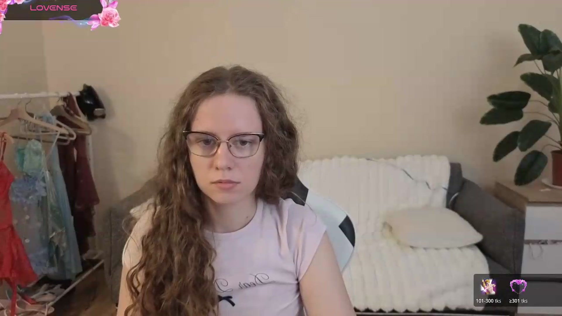 Gallery image thumbnail from BlueFlowerr's myfreecams stream on, 08/11/2026, 18:21 image 17 of 20