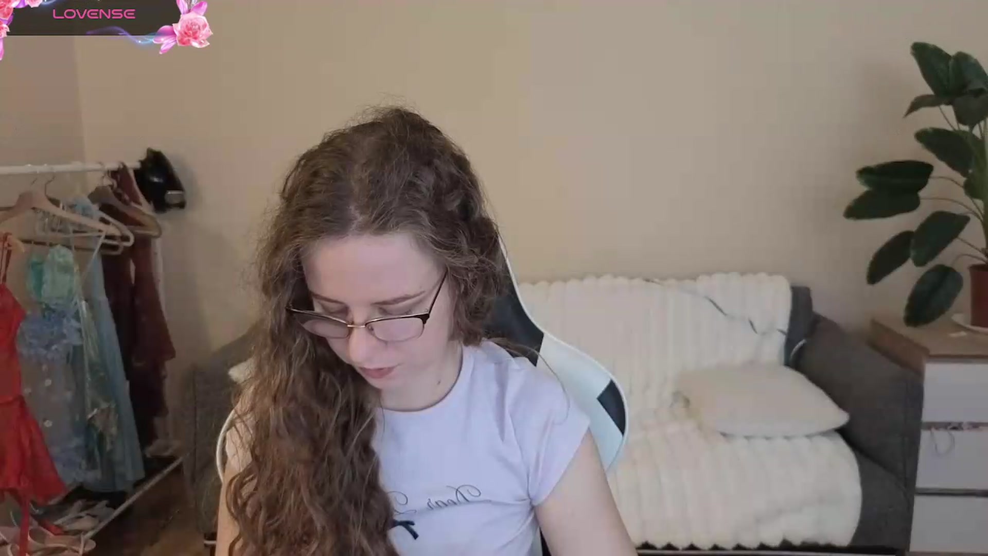 Gallery image thumbnail from BlueFlowerr's myfreecams stream on, 08/11/2026, 18:21 image 8 of 20