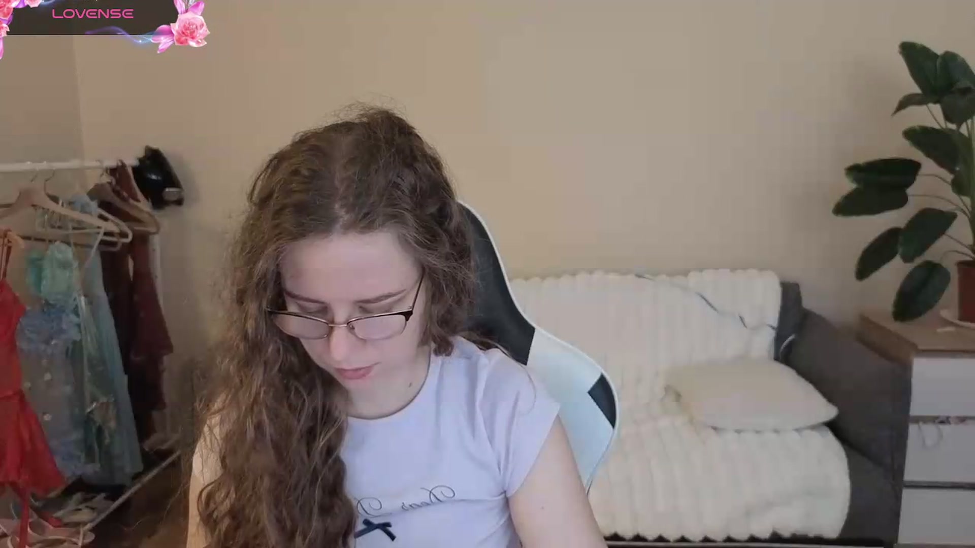 Gallery image thumbnail from BlueFlowerr's myfreecams stream on, 08/11/2026, 18:21 image 11 of 20