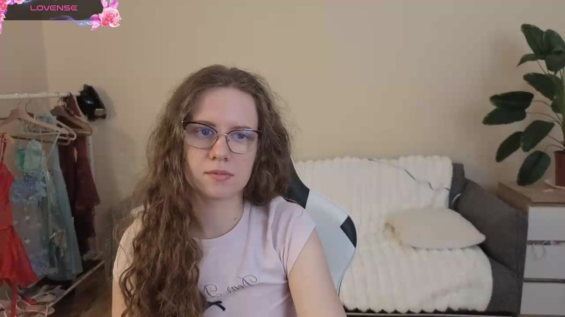 Gallery image thumbnail from BlueFlowerr's myfreecams stream on, 08/11/2026, 18:21 image 20 of 20