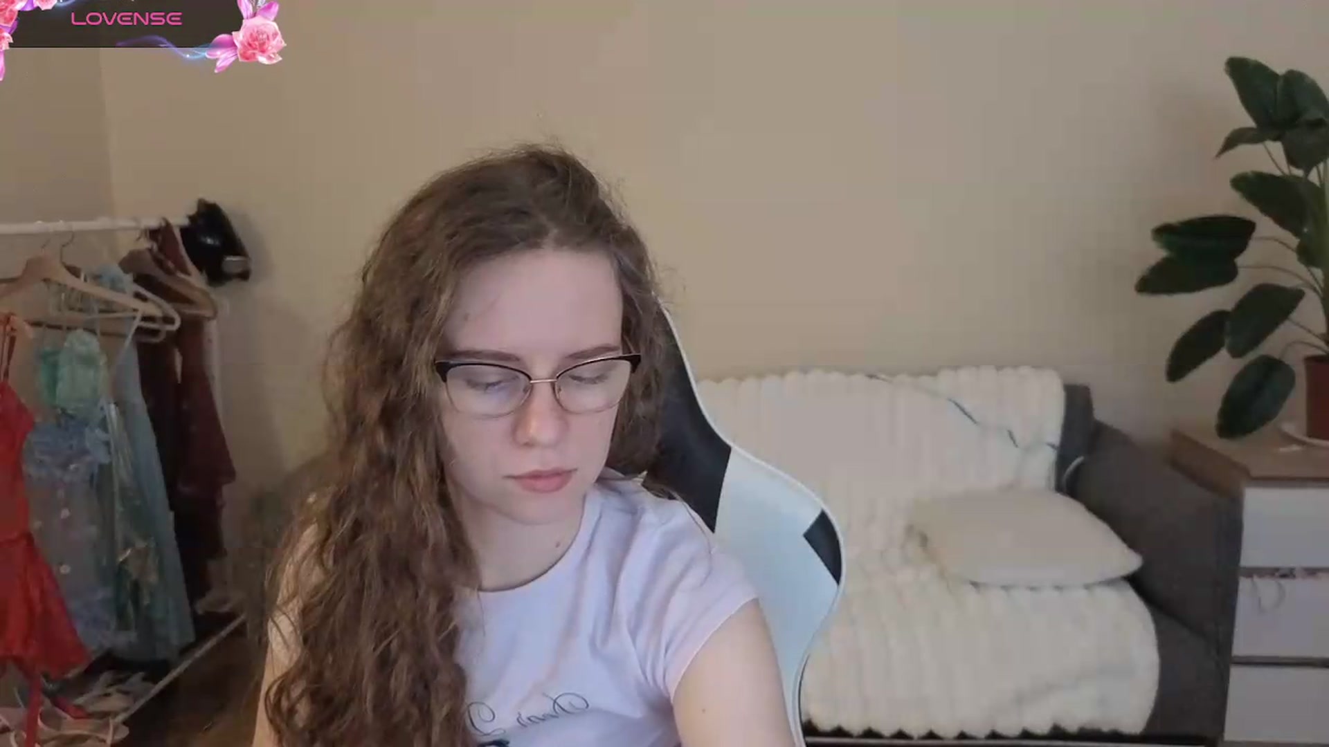 Gallery image thumbnail from BlueFlowerr's myfreecams stream on, 08/11/2026, 18:21 image 7 of 20