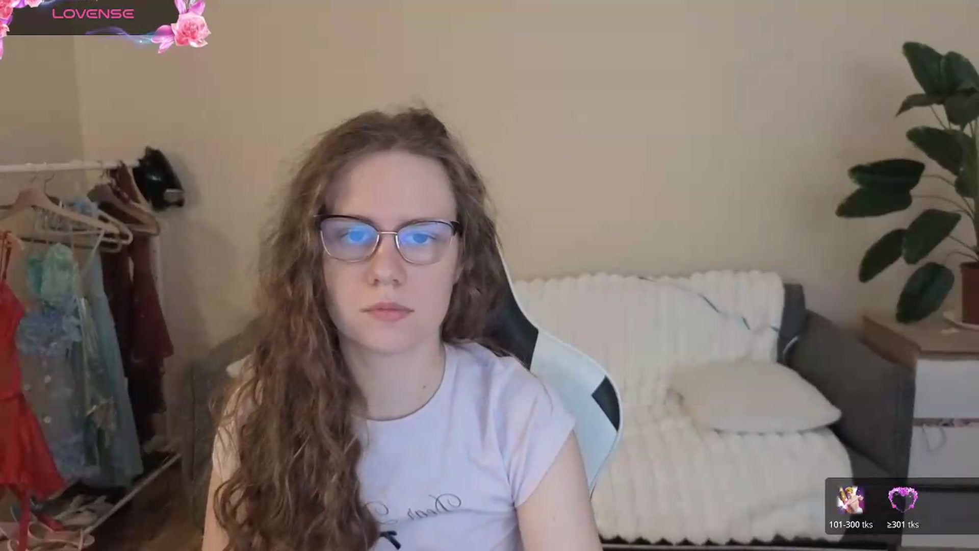 Gallery image thumbnail from BlueFlowerr's myfreecams stream on, 08/11/2026, 18:21 image 10 of 20