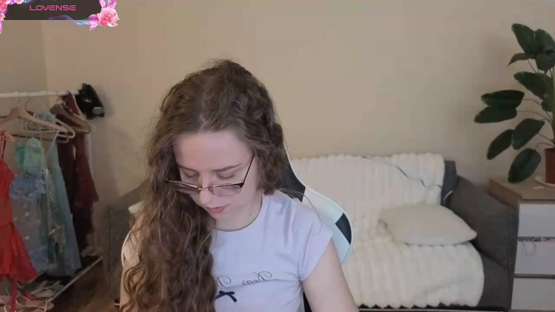 Gallery image thumbnail from BlueFlowerr's myfreecams stream on, 08/11/2026, 18:21 image 9 of 20