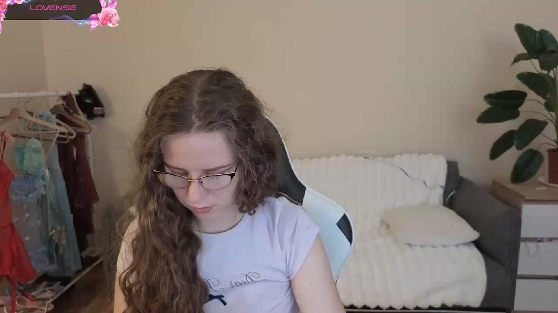 Gallery image thumbnail from BlueFlowerr's myfreecams stream on, 08/11/2026, 18:21 image 18 of 20