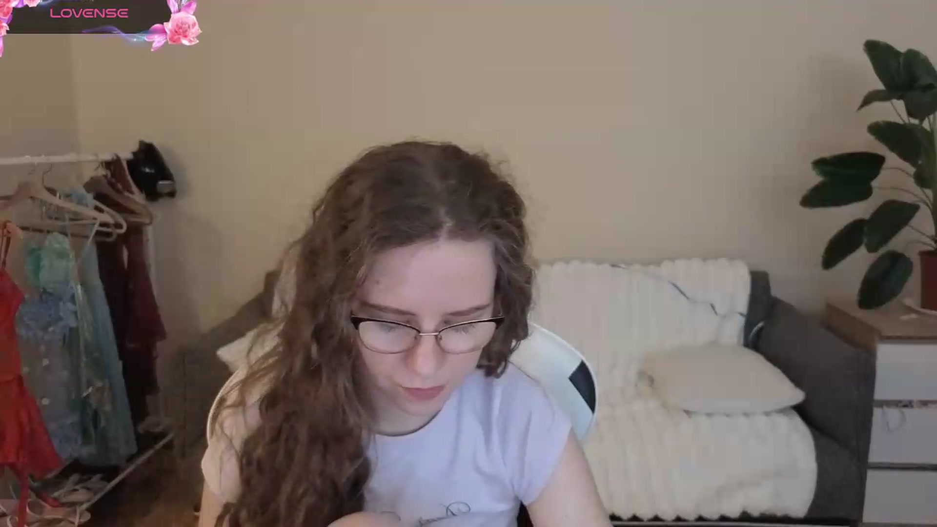 Gallery image thumbnail from BlueFlowerr's myfreecams stream on, 08/11/2026, 18:21 image 14 of 20