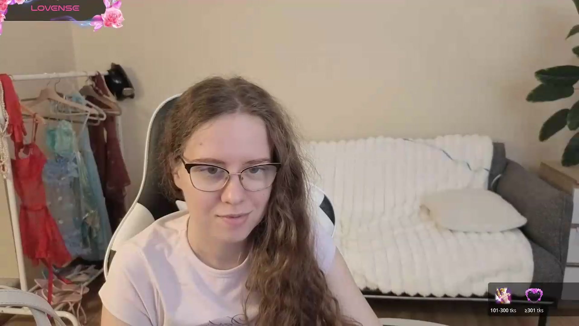 Gallery image thumbnail from BlueFlowerr's myfreecams stream on, 08/11/2026, 19:24 image 10 of 20
