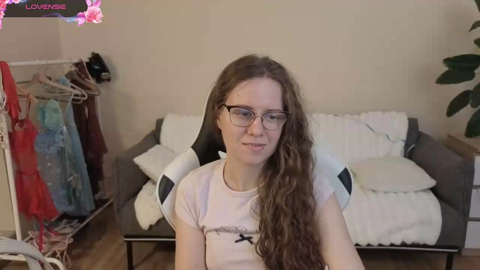 Gallery image thumbnail from BlueFlowerr's myfreecams stream on, 08/11/2026, 19:24 image 16 of 20
