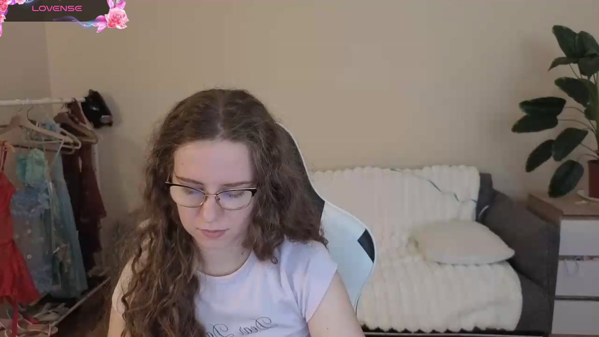 Gallery image thumbnail from BlueFlowerr's myfreecams stream on, 08/11/2026, 19:24 image 2 of 20