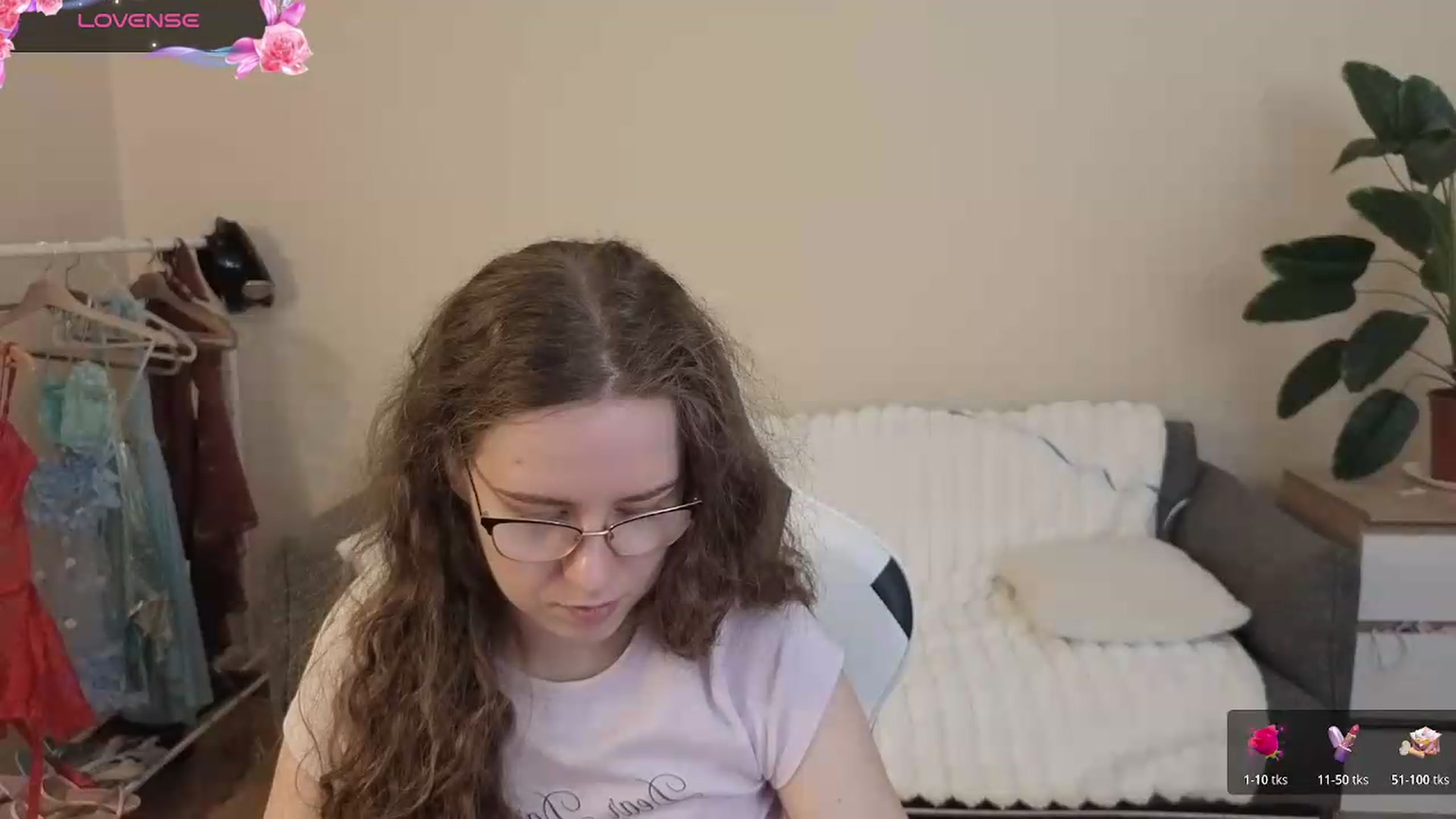 Gallery image thumbnail from BlueFlowerr's myfreecams stream on, 08/11/2026, 19:24 image 3 of 20
