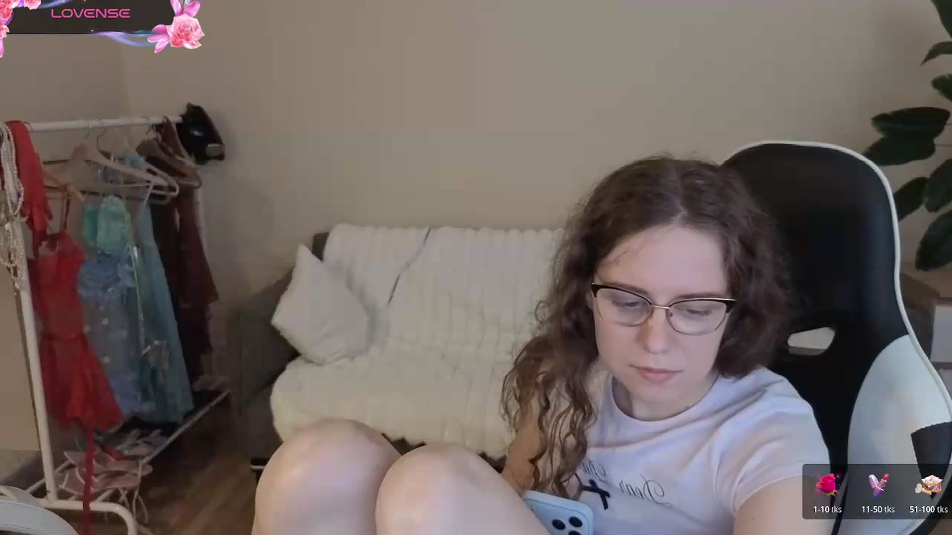 Gallery image thumbnail from BlueFlowerr's myfreecams stream on, 08/11/2026, 20:29 image 12 of 20