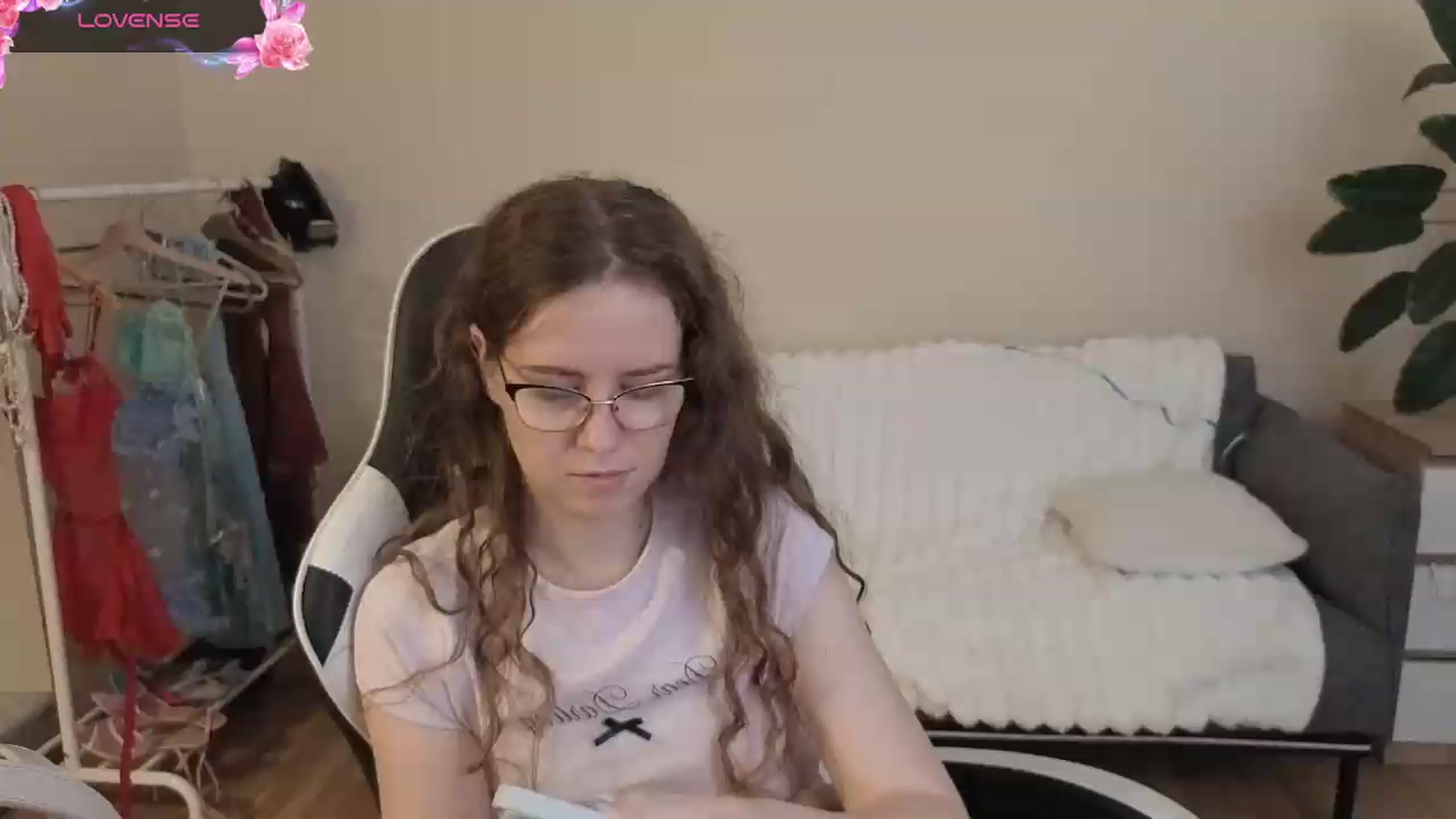Gallery image thumbnail from BlueFlowerr's myfreecams stream on, 08/11/2026, 20:29 image 1 of 20