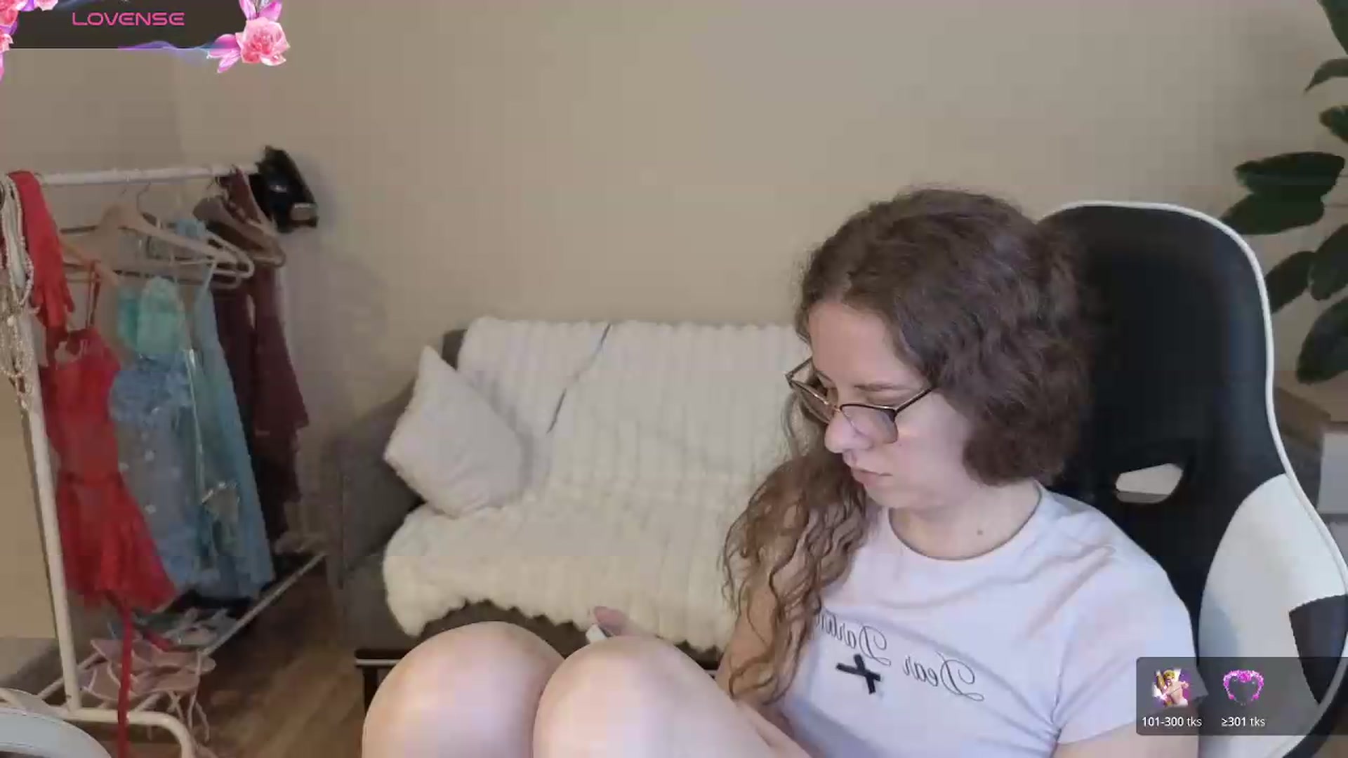 Gallery image thumbnail from BlueFlowerr's myfreecams stream on, 08/11/2026, 20:29 image 13 of 20