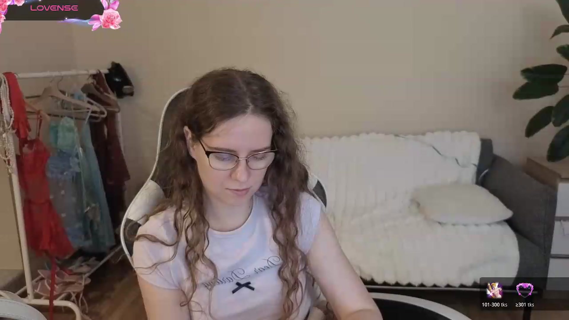 Gallery image thumbnail from BlueFlowerr's myfreecams stream on, 08/11/2026, 20:29 image 4 of 20