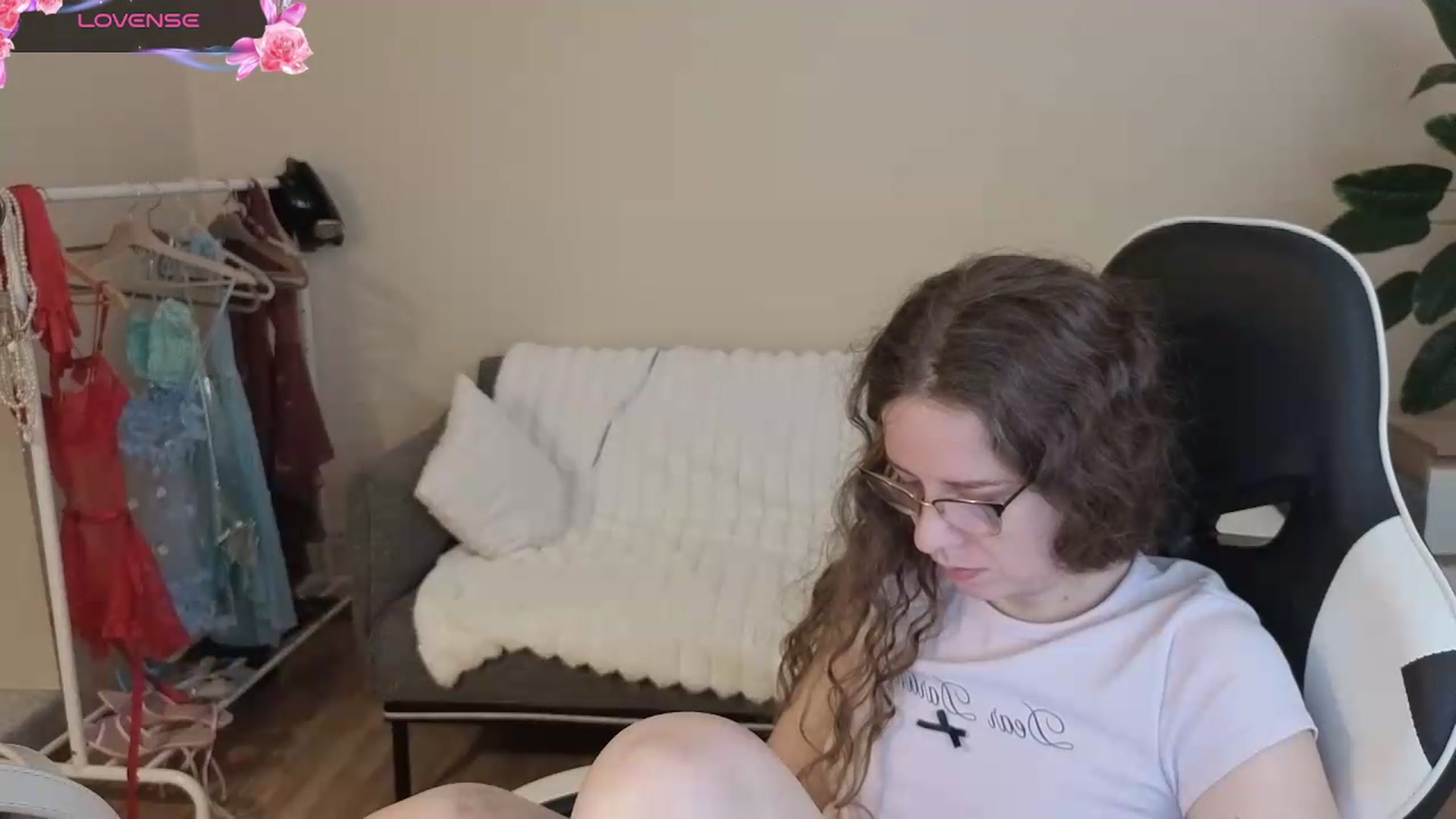 Gallery image thumbnail from BlueFlowerr's myfreecams stream on, 08/11/2026, 20:29 image 16 of 20