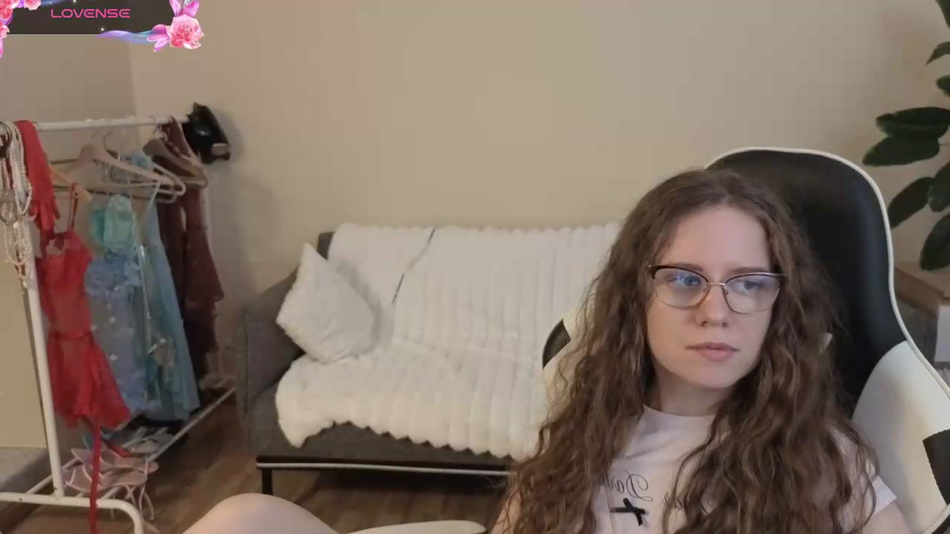Gallery image thumbnail from BlueFlowerr's myfreecams stream on, 08/11/2026, 21:07 image 2 of 20