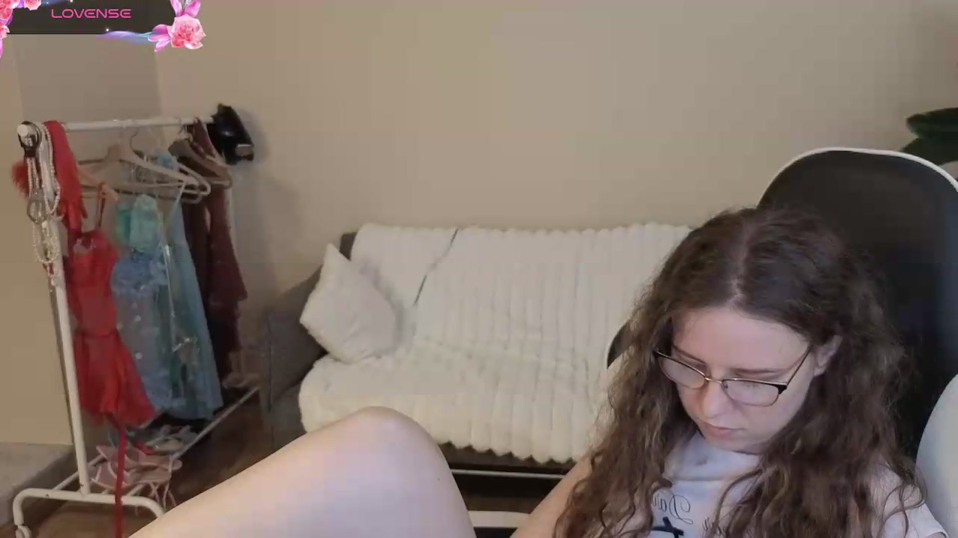 Gallery image thumbnail from BlueFlowerr's myfreecams stream on, 08/11/2026, 21:07 image 9 of 20