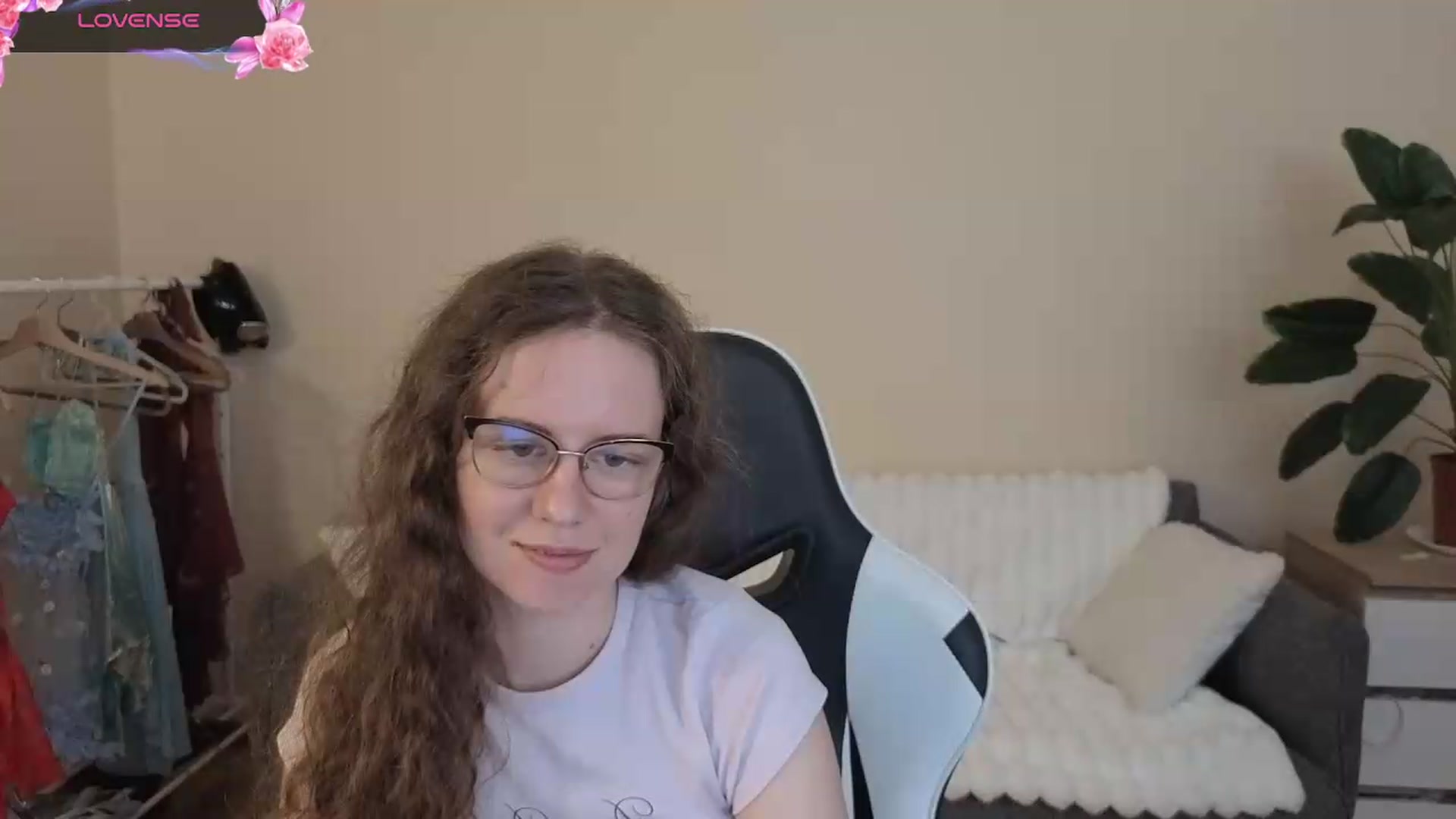 Gallery image thumbnail from BlueFlowerr's myfreecams stream on, 08/11/2026, 23:19 image 20 of 20
