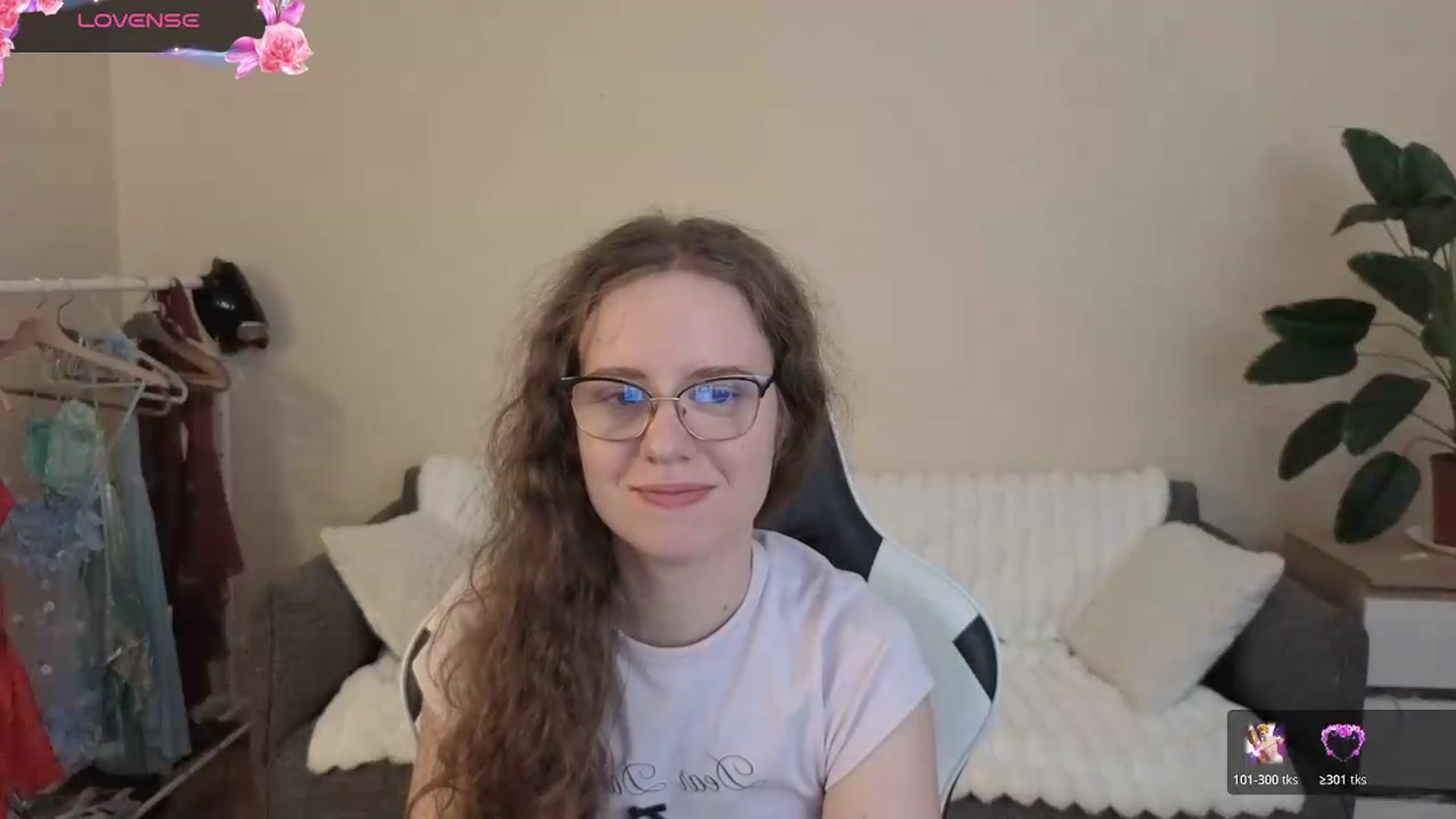 Gallery image thumbnail from BlueFlowerr's myfreecams stream on, 08/11/2026, 23:19 image 9 of 20