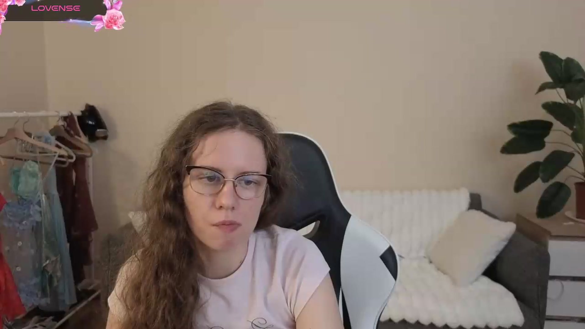 Gallery image thumbnail from BlueFlowerr's myfreecams stream on, 08/11/2026, 23:19 image 13 of 20