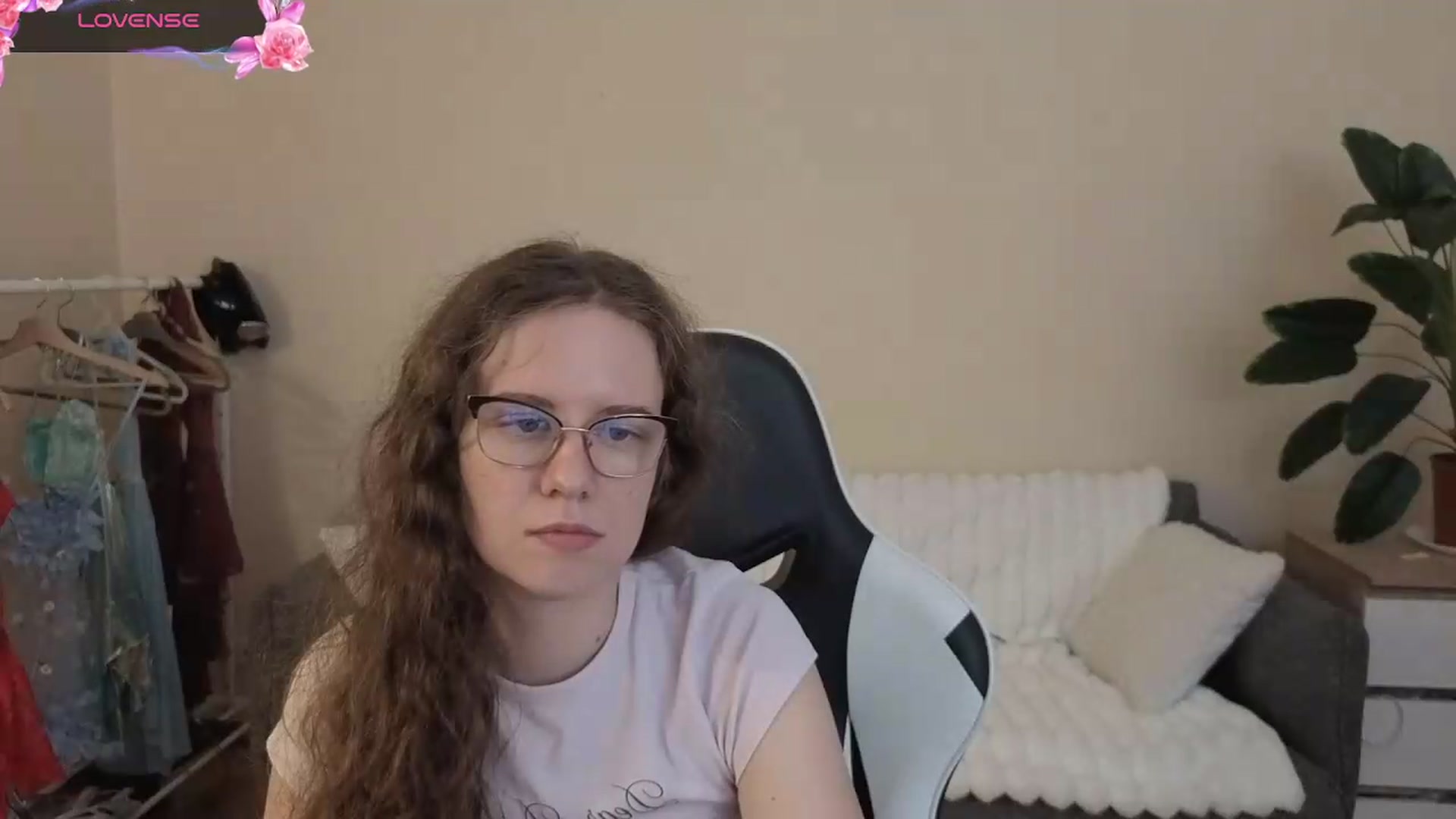 Gallery image thumbnail from BlueFlowerr's myfreecams stream on, 08/11/2026, 23:19 image 12 of 20