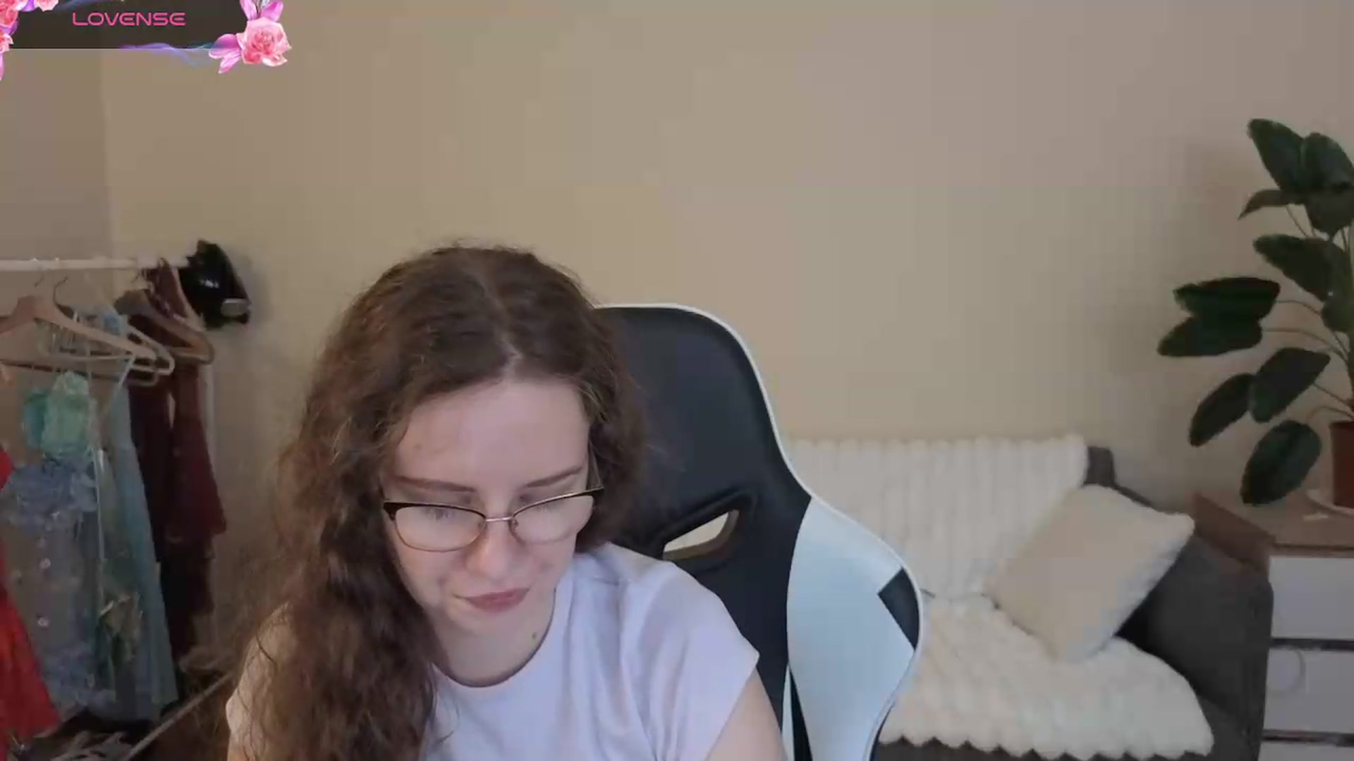Gallery image thumbnail from BlueFlowerr's myfreecams stream on, 08/11/2026, 23:19 image 14 of 20