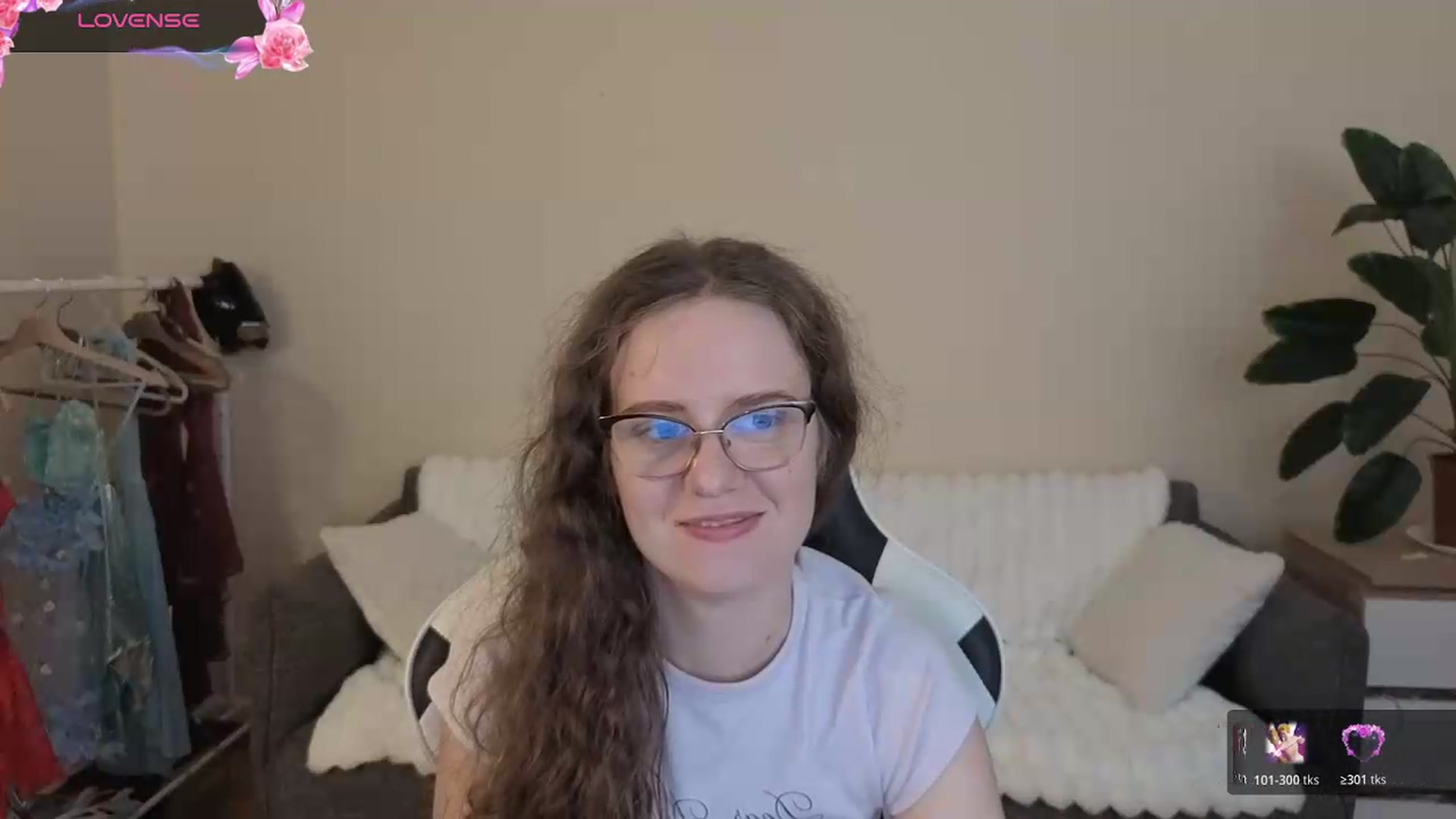 Gallery image thumbnail from BlueFlowerr's myfreecams stream on, 08/11/2026, 23:19 image 8 of 20