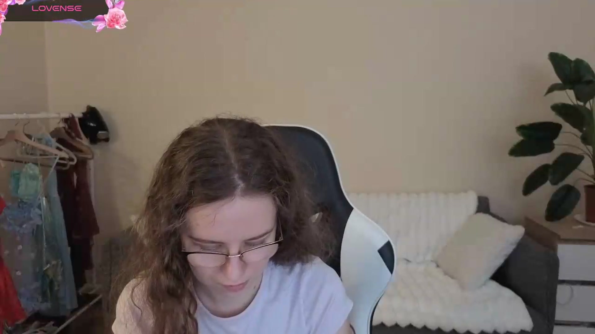 Gallery image thumbnail from BlueFlowerr's myfreecams stream on, 08/11/2026, 23:19 image 4 of 20