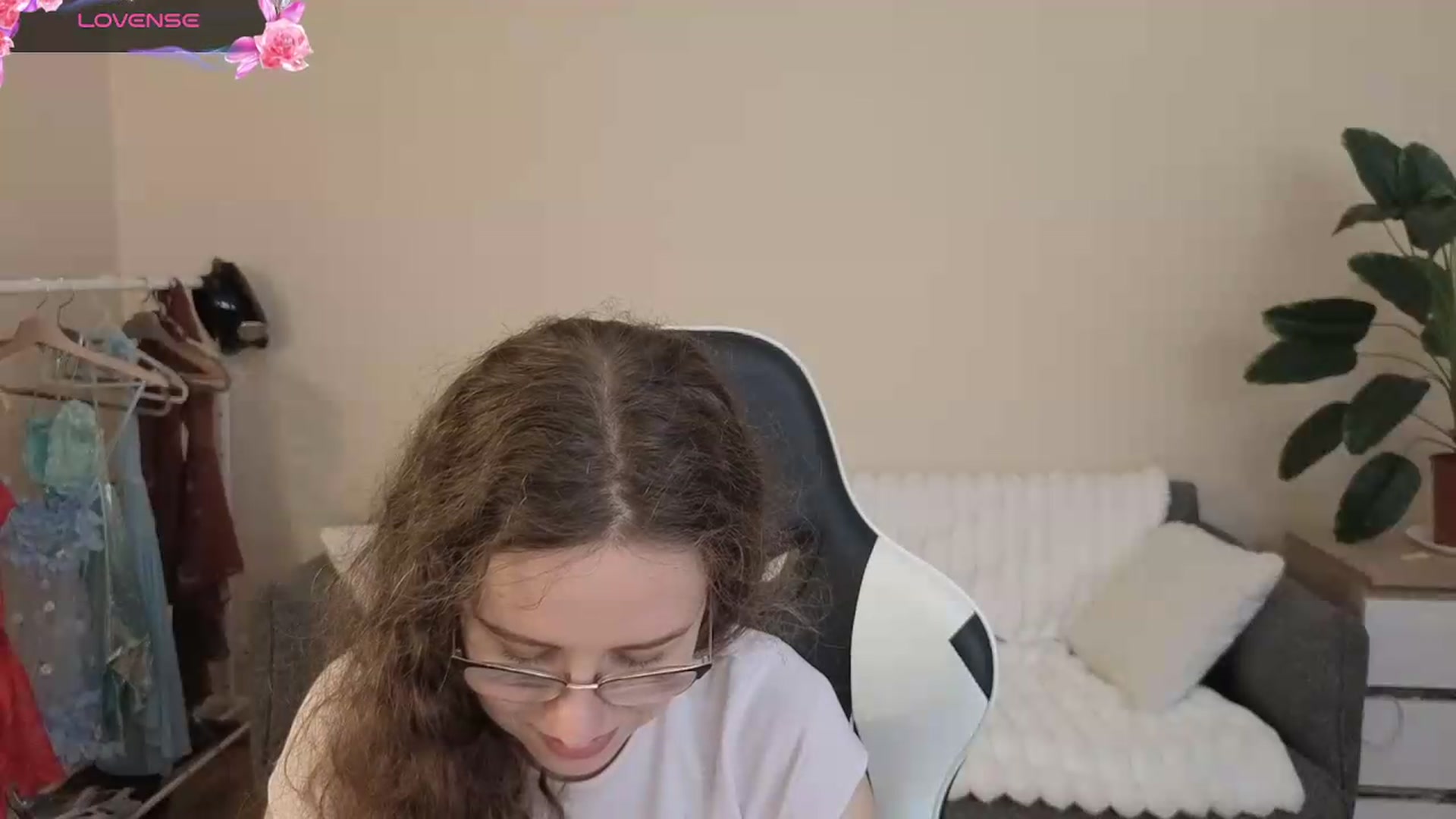Gallery image thumbnail from BlueFlowerr's myfreecams stream on, 08/11/2026, 23:19 image 10 of 20