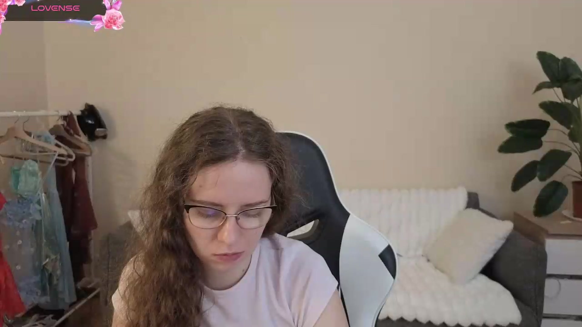 Gallery image thumbnail from BlueFlowerr's myfreecams stream on, 08/11/2026, 23:19 image 15 of 20