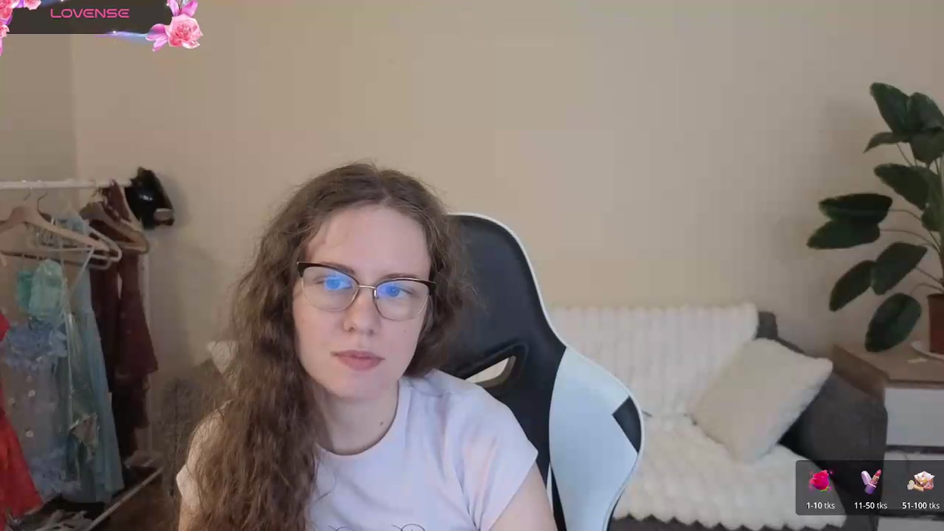 Gallery image thumbnail from BlueFlowerr's myfreecams stream on, 08/11/2026, 23:19 image 17 of 20