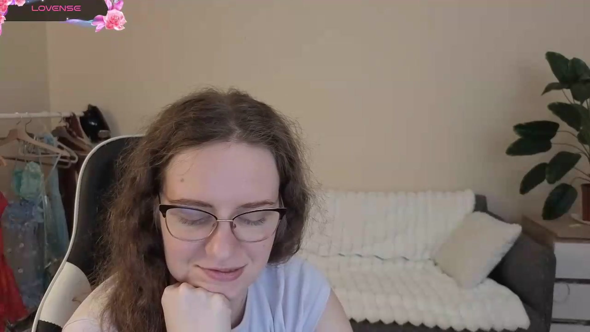 Gallery image thumbnail from BlueFlowerr's myfreecams stream on, 08/11/2026, 23:51 image 4 of 20