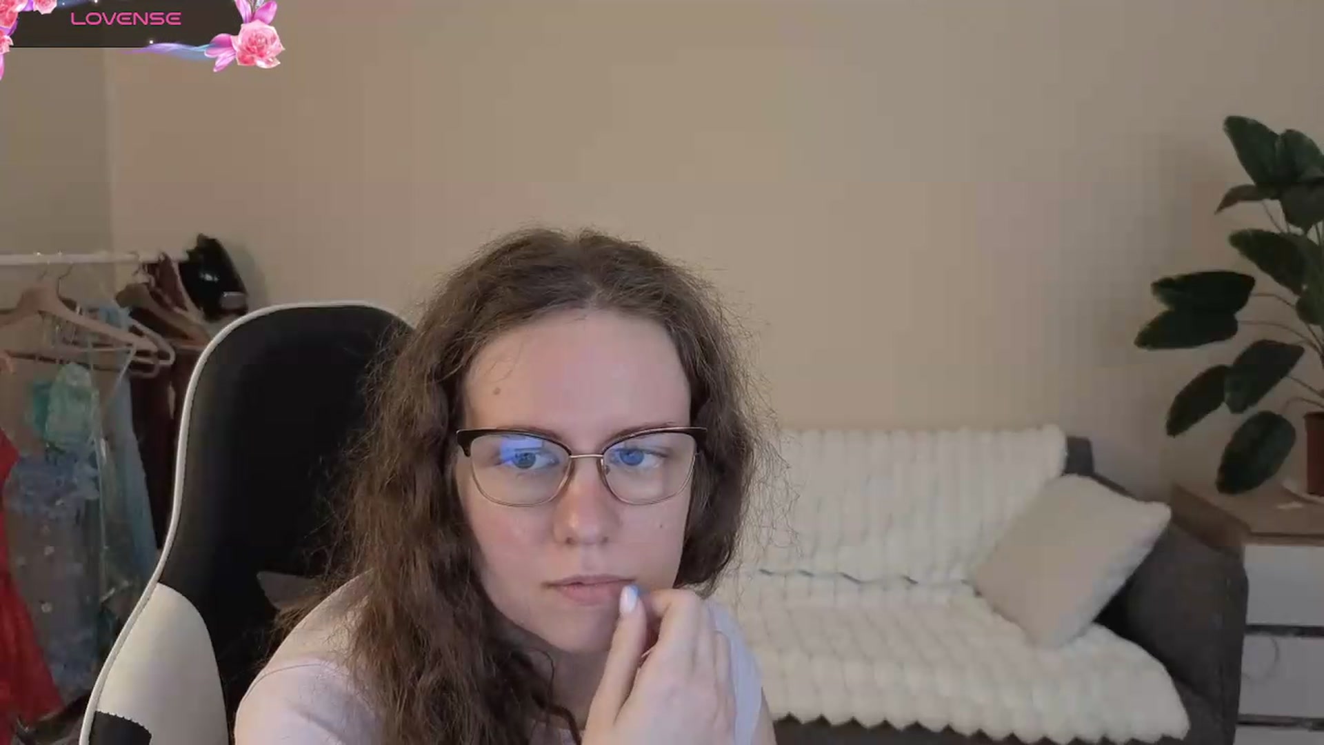 Gallery image thumbnail from BlueFlowerr's myfreecams stream on, 08/11/2026, 23:51 image 16 of 20