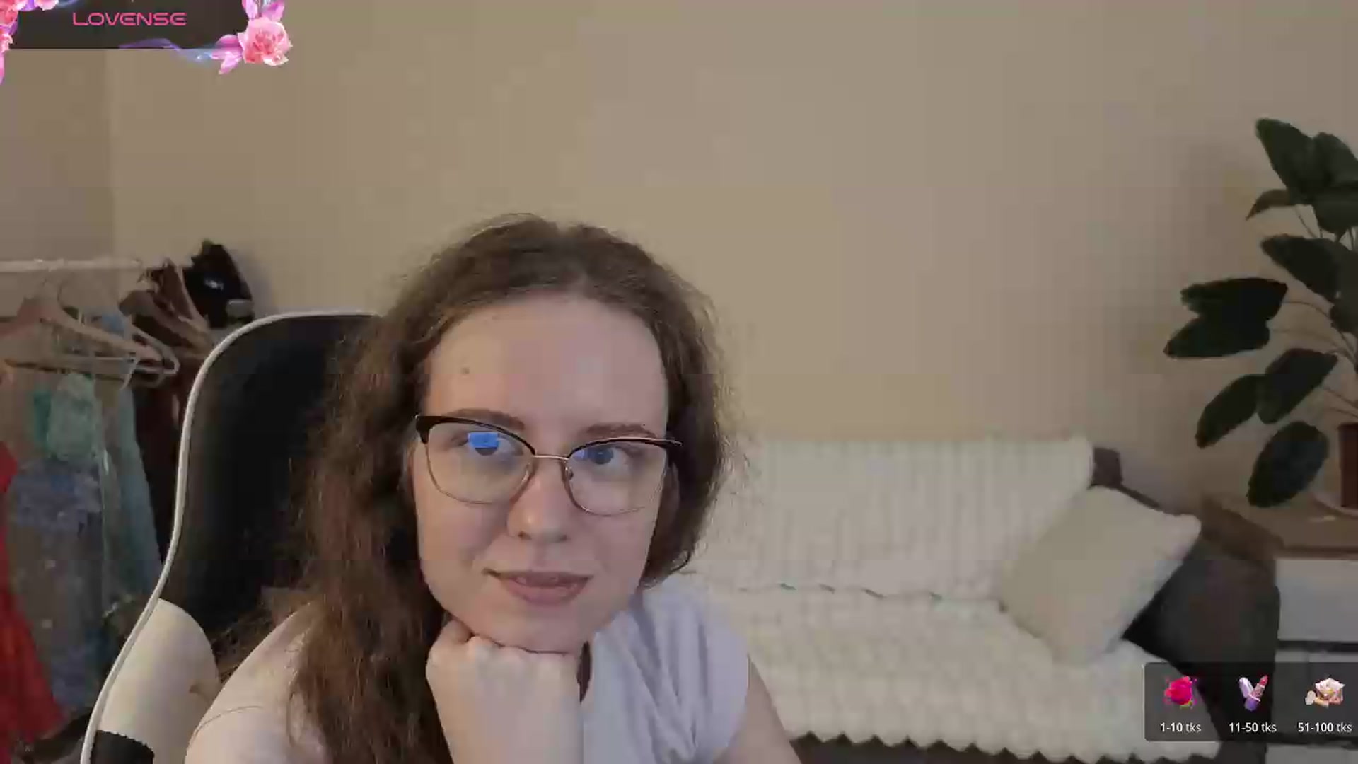 Gallery image thumbnail from BlueFlowerr's myfreecams stream on, 08/11/2026, 23:51 image 1 of 20