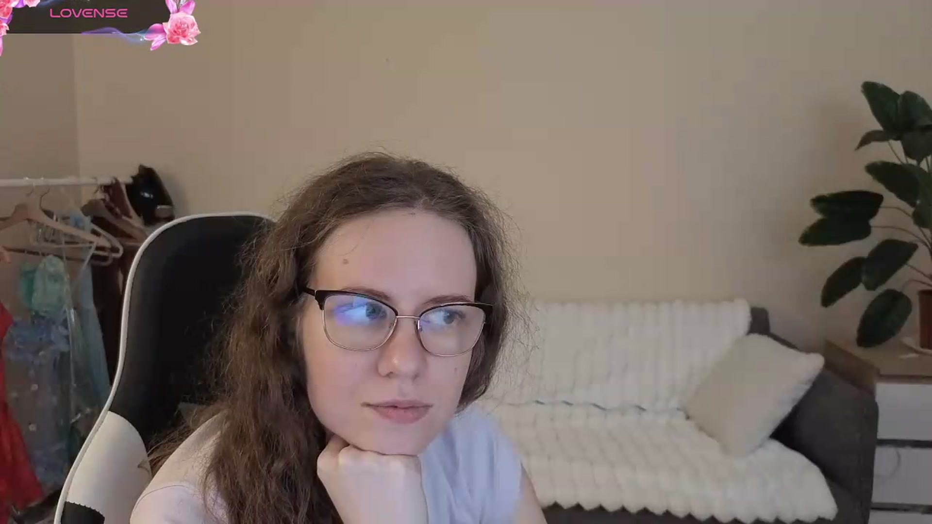Gallery image thumbnail from BlueFlowerr's myfreecams stream on, 08/11/2026, 23:51 image 3 of 20